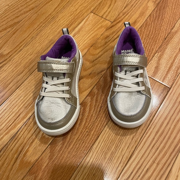 Stride Rite Toddler Sneaker - Picture 3 of 3
